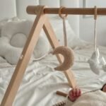 Дерев'яна стійка Baby Gym з масиву берези — розвивальний тренажер з підвісками