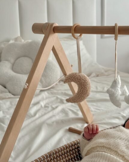 Дерев'яна стійка Baby Gym з масиву берези — розвивальний тренажер з підвісками